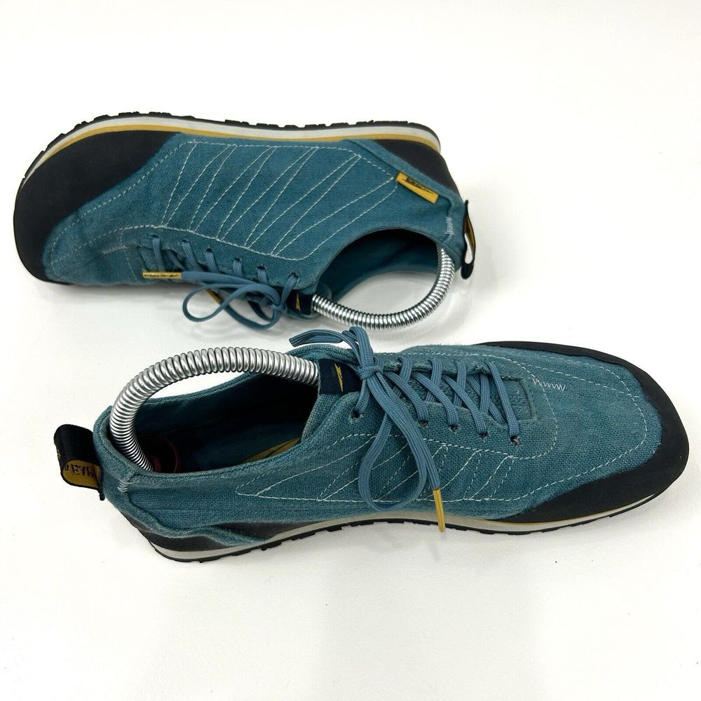 Altra Teal and Black Athletic Shoes